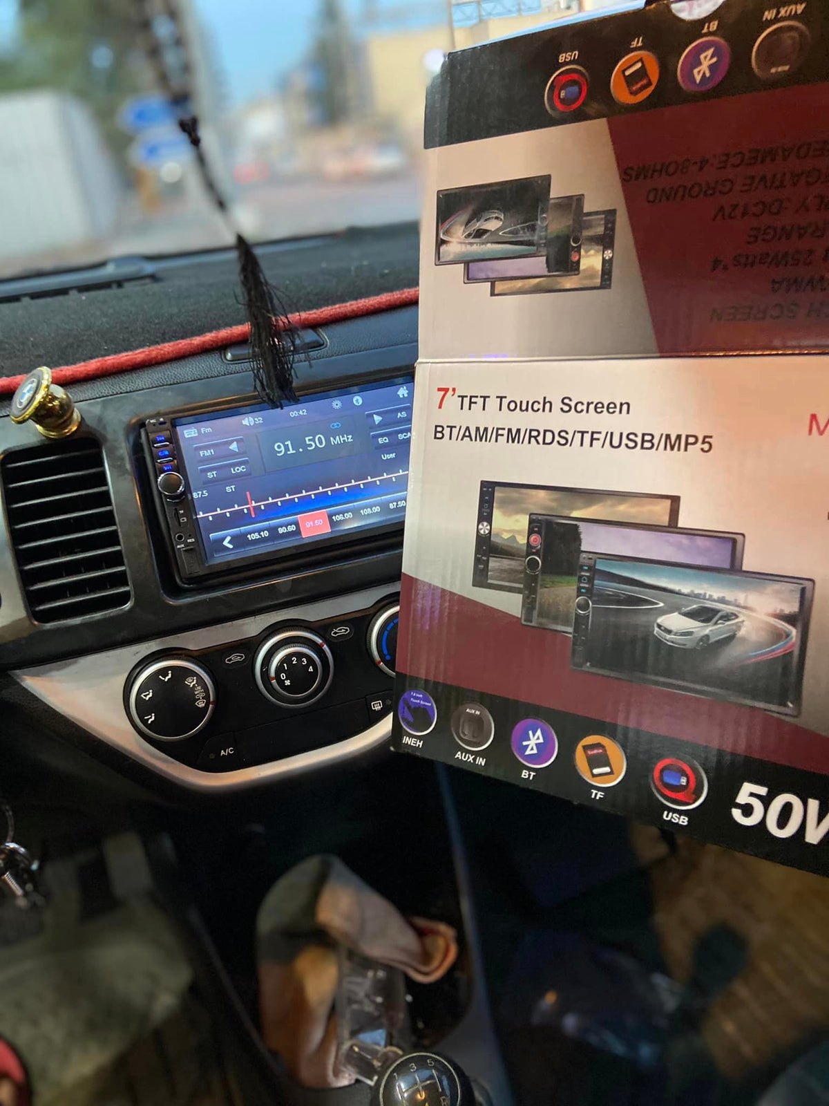 DVD Mp5 Auto-radio écran tactile 7 Pouce Bleutooth. USB AUX .CARD SD. Standard