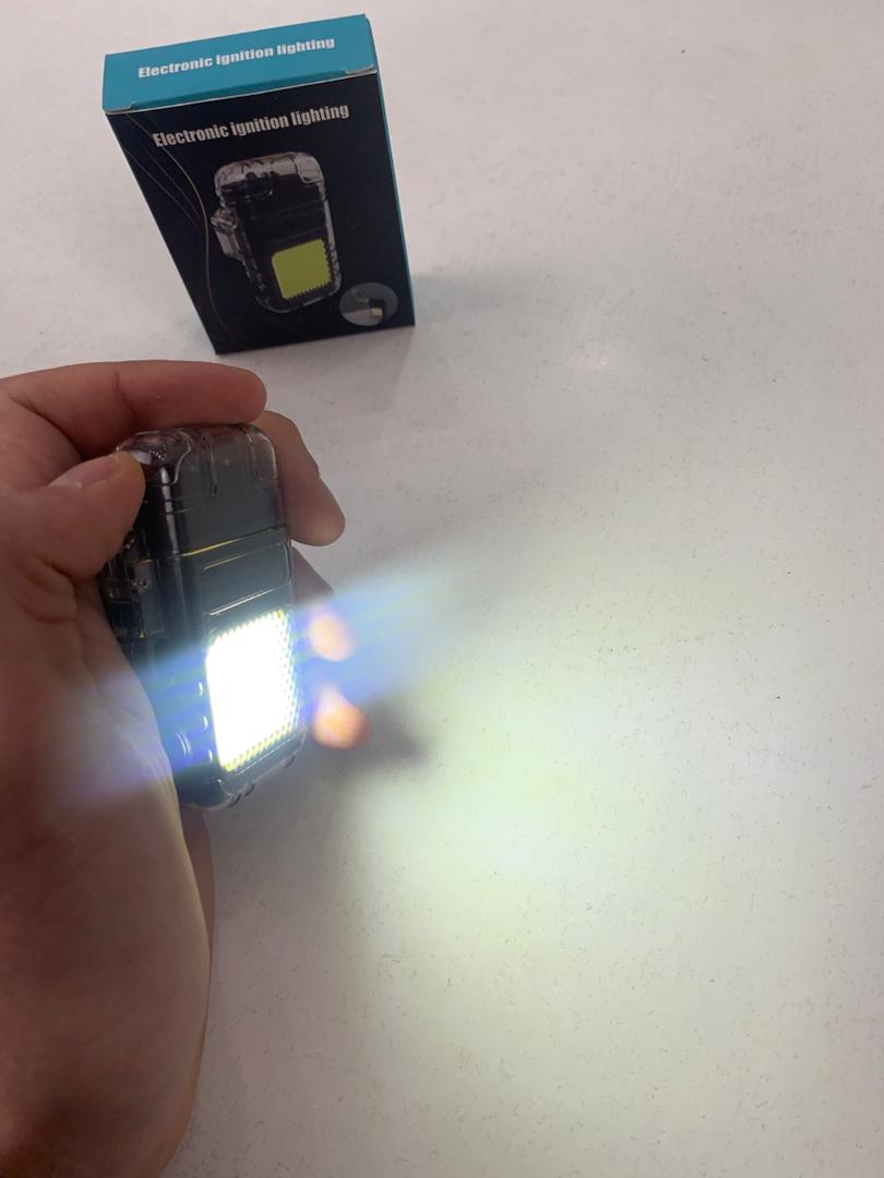 Bri-quet et Lampe Torche LED Portable – مصباح محمول مع ولا-عة