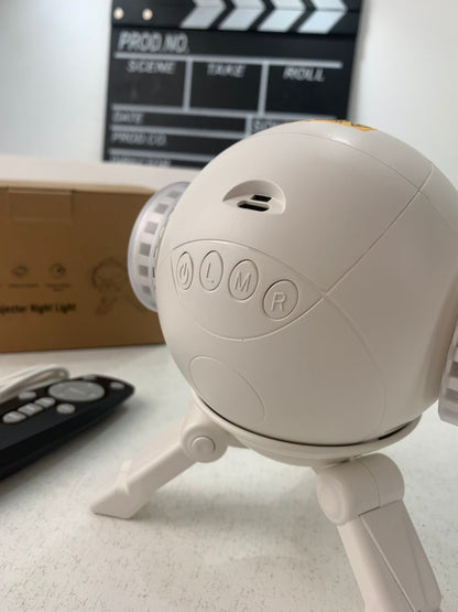Projecteur Galaxie Astronaute éclairage étoilé réglable à 360° avec télécommande – جهاز عرض نجوم ومكبر صوت